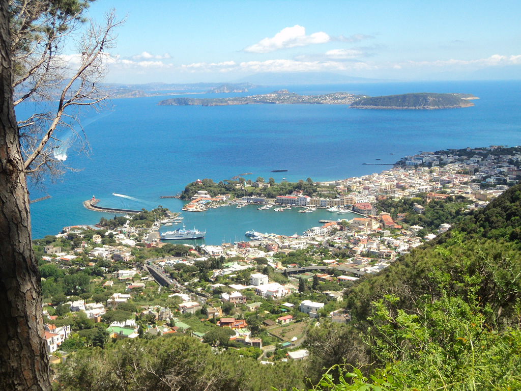 veduta-porto-ischia